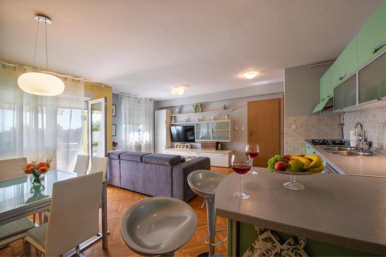 Apartman Silvija Осиек Экстерьер фото