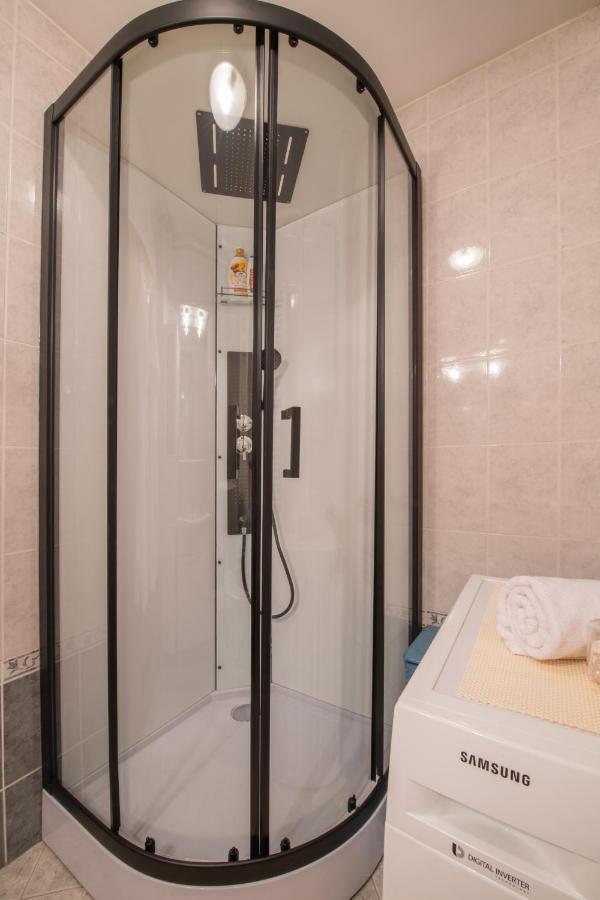 Apartman Silvija Осиек Экстерьер фото