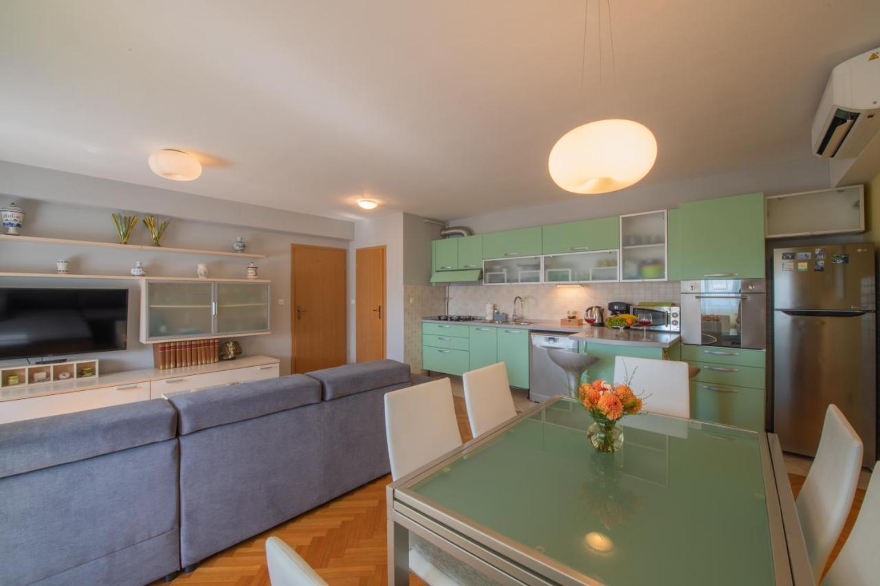 Apartman Silvija Осиек Экстерьер фото